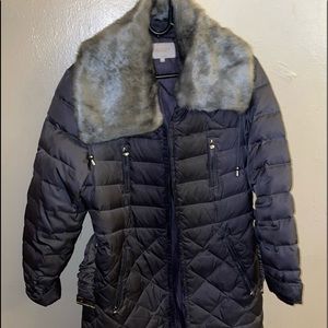Woman’s Grey coat with Faux Fur